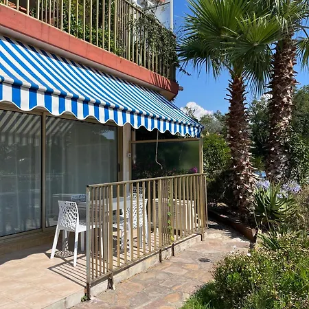3 Pieces Avec Piscine , A 5 Mn A Pied De La Plage Daire Mandelieu